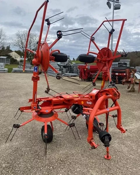 FANEUSE KUHN GF502